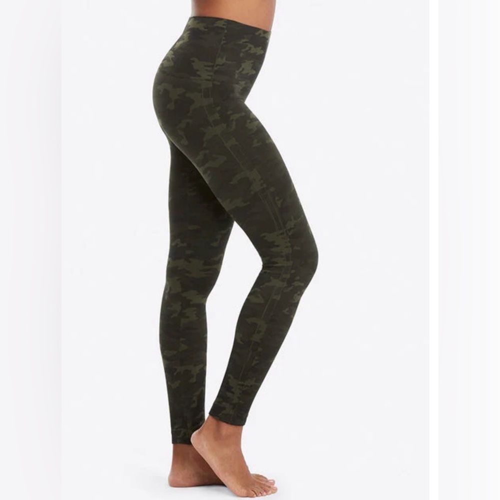 Spanx Look at Me Now Camo leggings Sz MED
